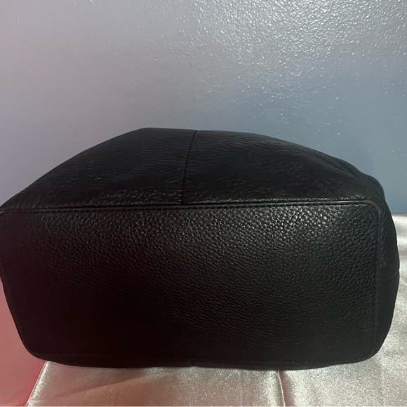 Authentic Michael Kors Purse!!! #0122b - Picture 3 of 13